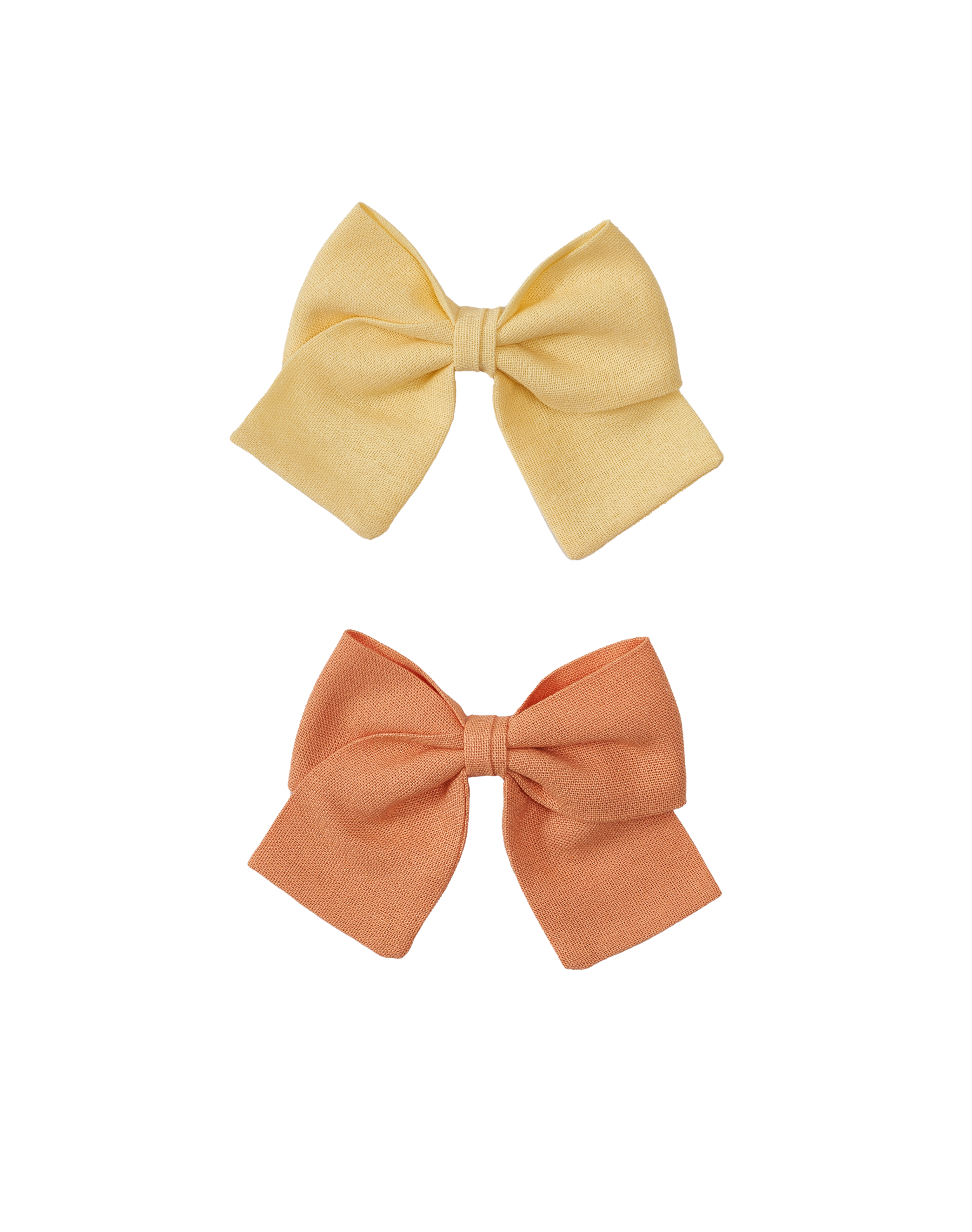 Laço de cabelo infantil em linho de 12cm, disponível em cores suaves como rosê gold, azul claro e off-white. Ideal para looks delicados.