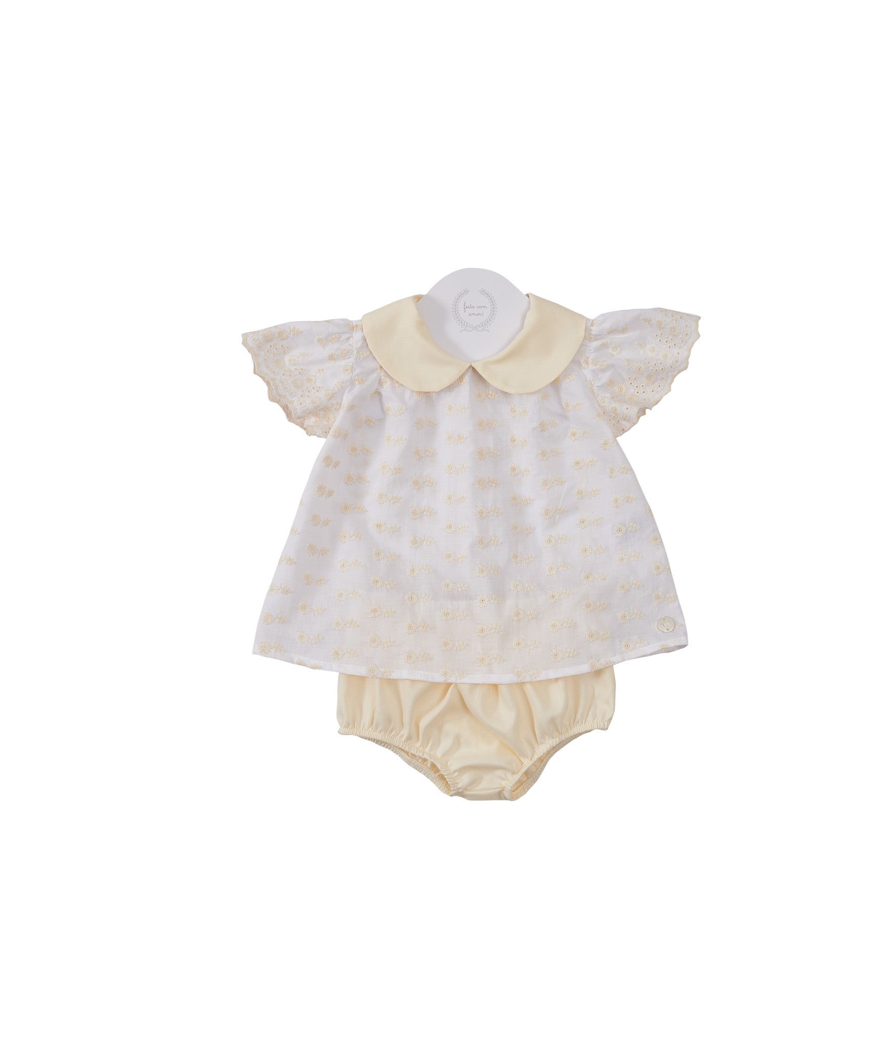 Conjunto Bata com Tapa Fralda Selena em algodão, amarelo, confortável e delicado. Para bebês de 3 a 18 meses.

