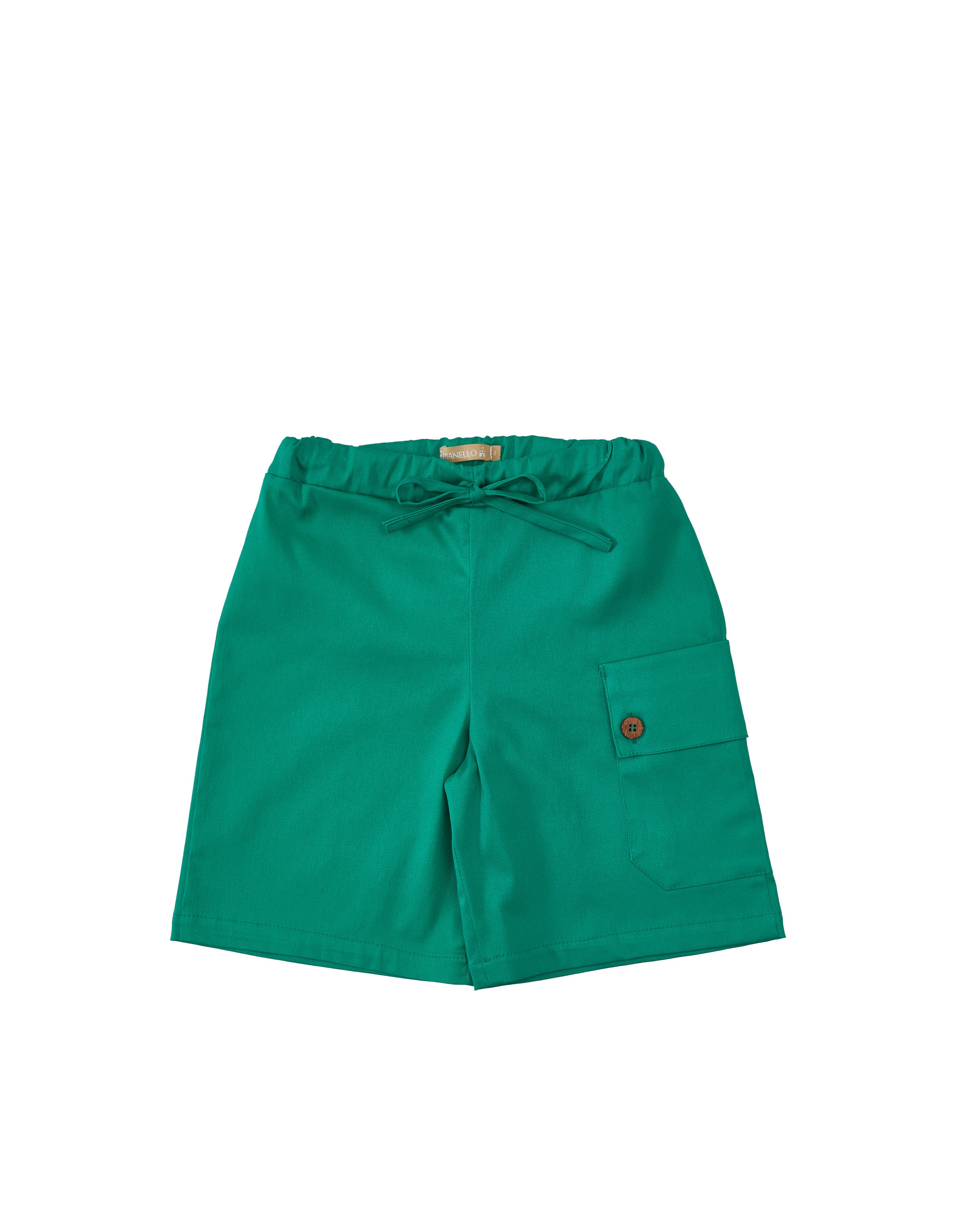 Bermuda Luigi estilo alfaiataria com bolso lateral, cordão e caimento confortável para crianças.

