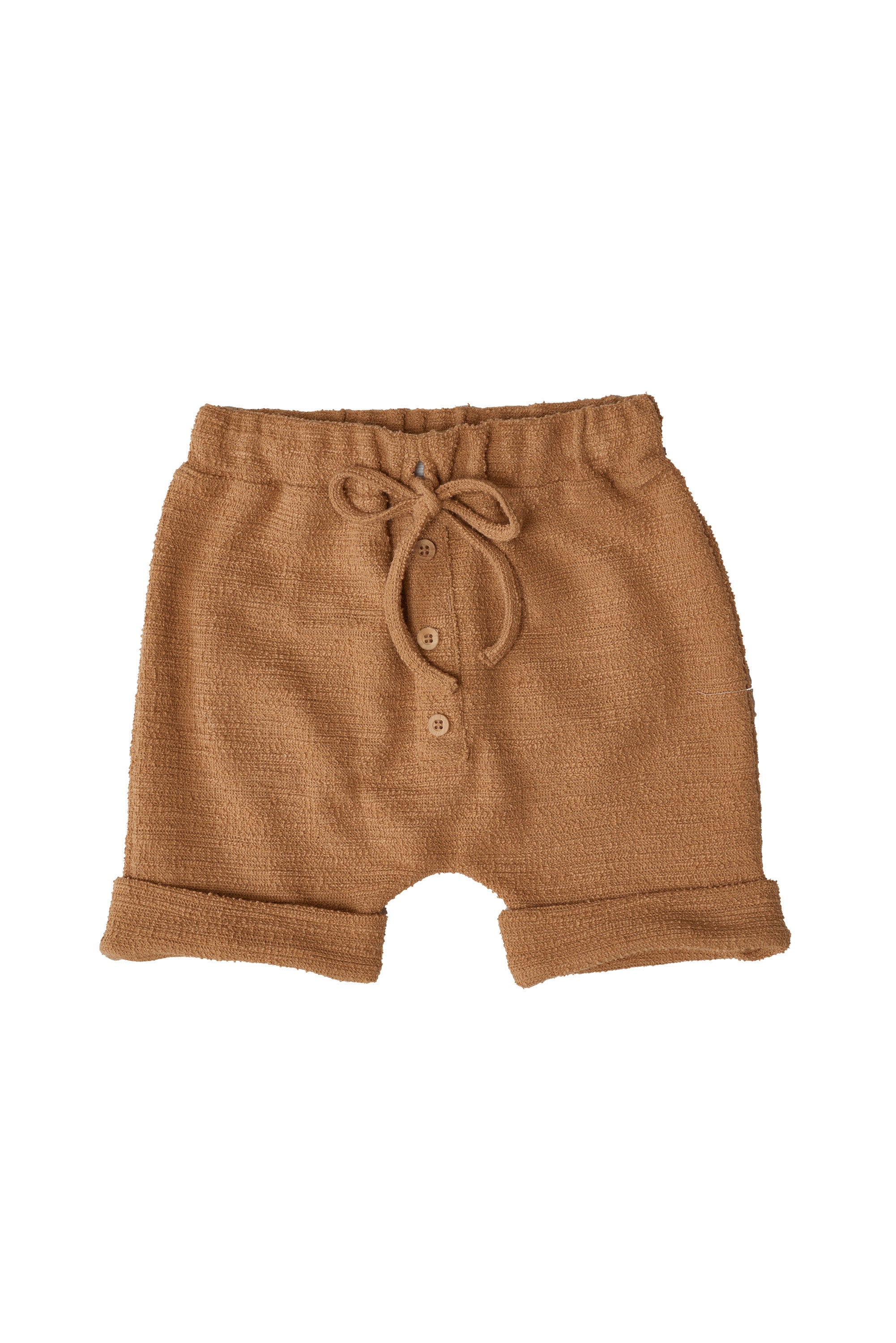 Bermuda infantil unissex com modelagem moderna e tecidos confortáveis. Liberdade para brincar com muito estilo.

