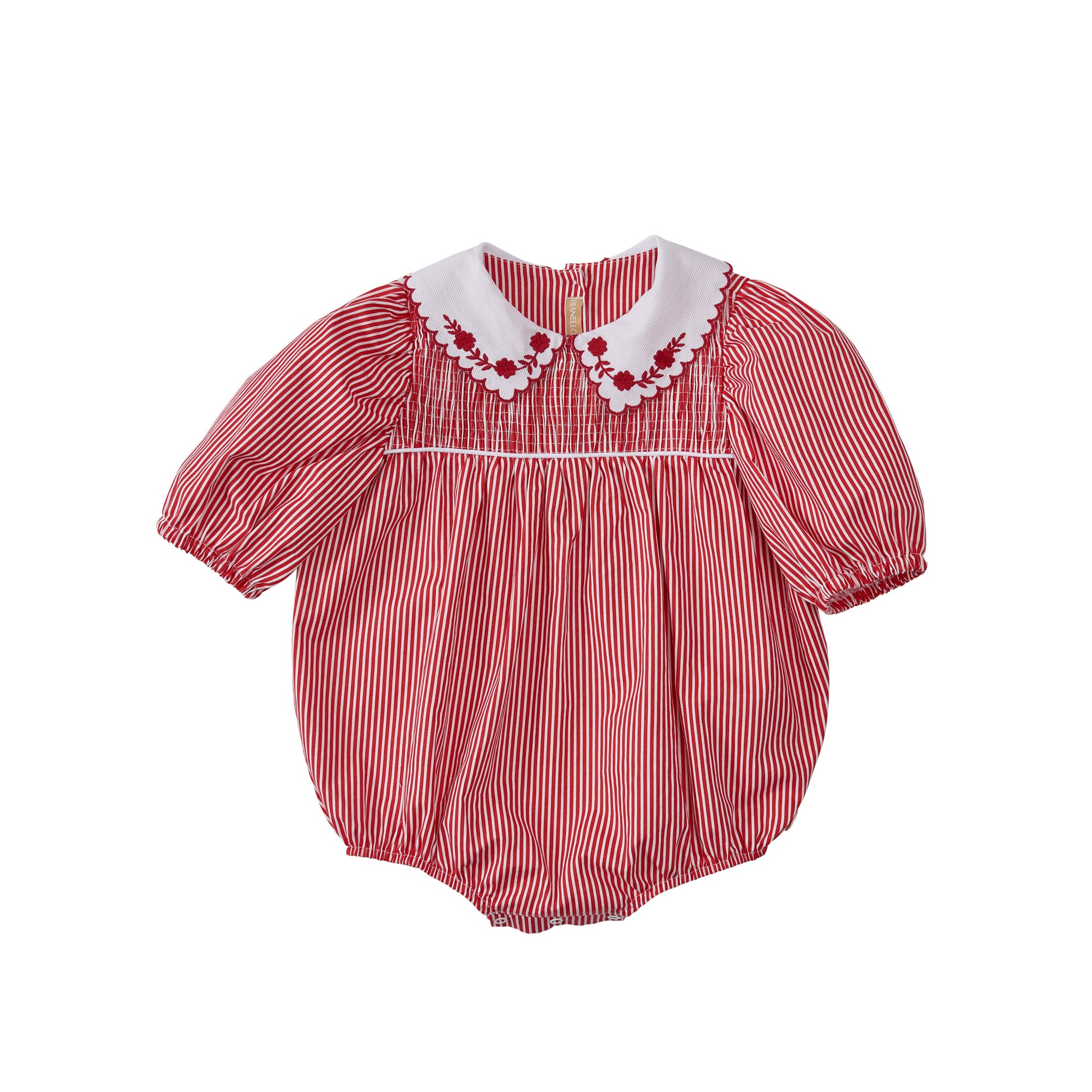 Bombacho Alice listado vermelho, com gola bordada floral e mangas bufantes. Confortável e leve para bebês de 3 a 18 meses.