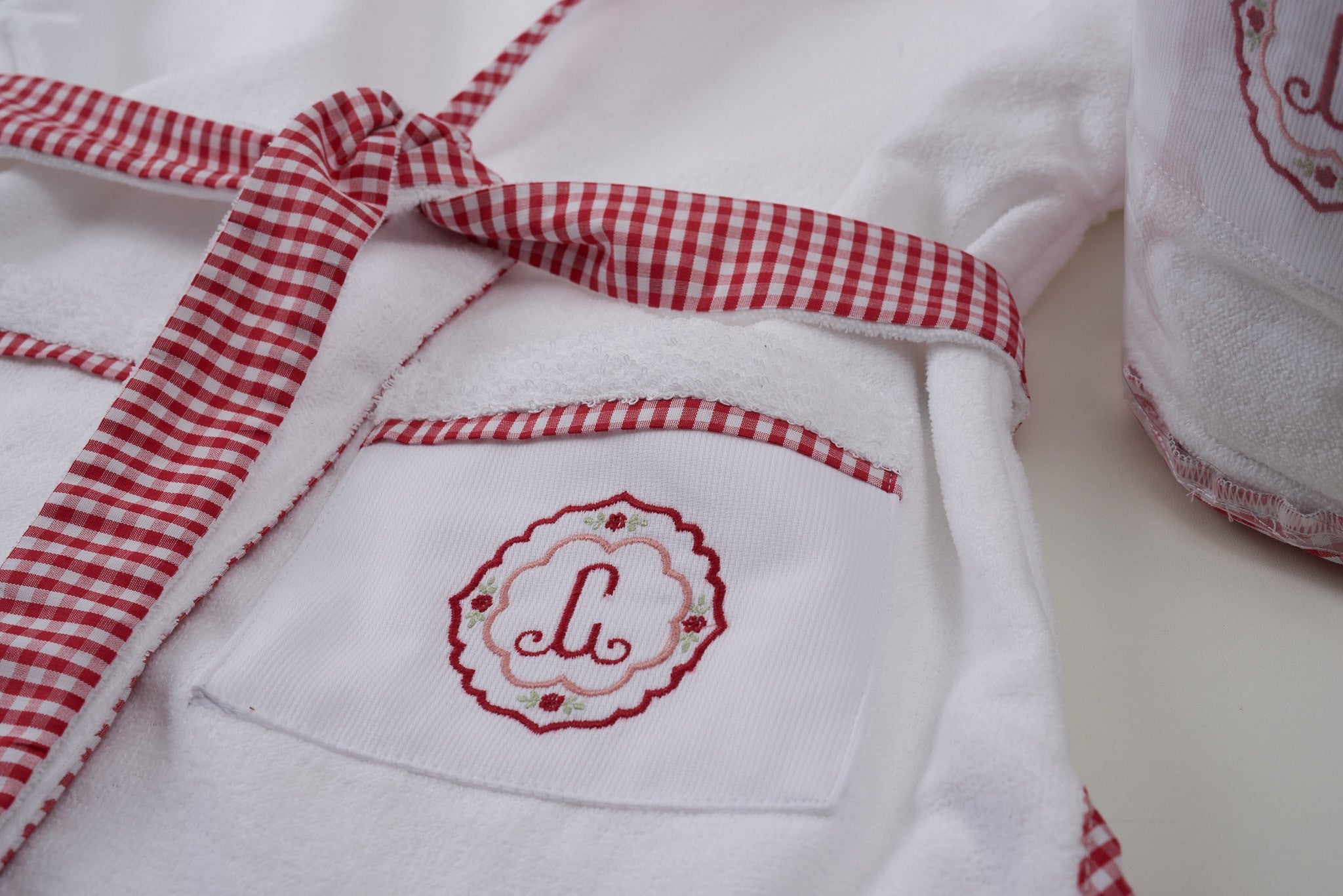 Roupão Infantil Siena em felpa 100% algodão, com opção de bordar o nome. Quentinho, ideal para pós-banho. Tamanhos de 1 a 8 anos.
