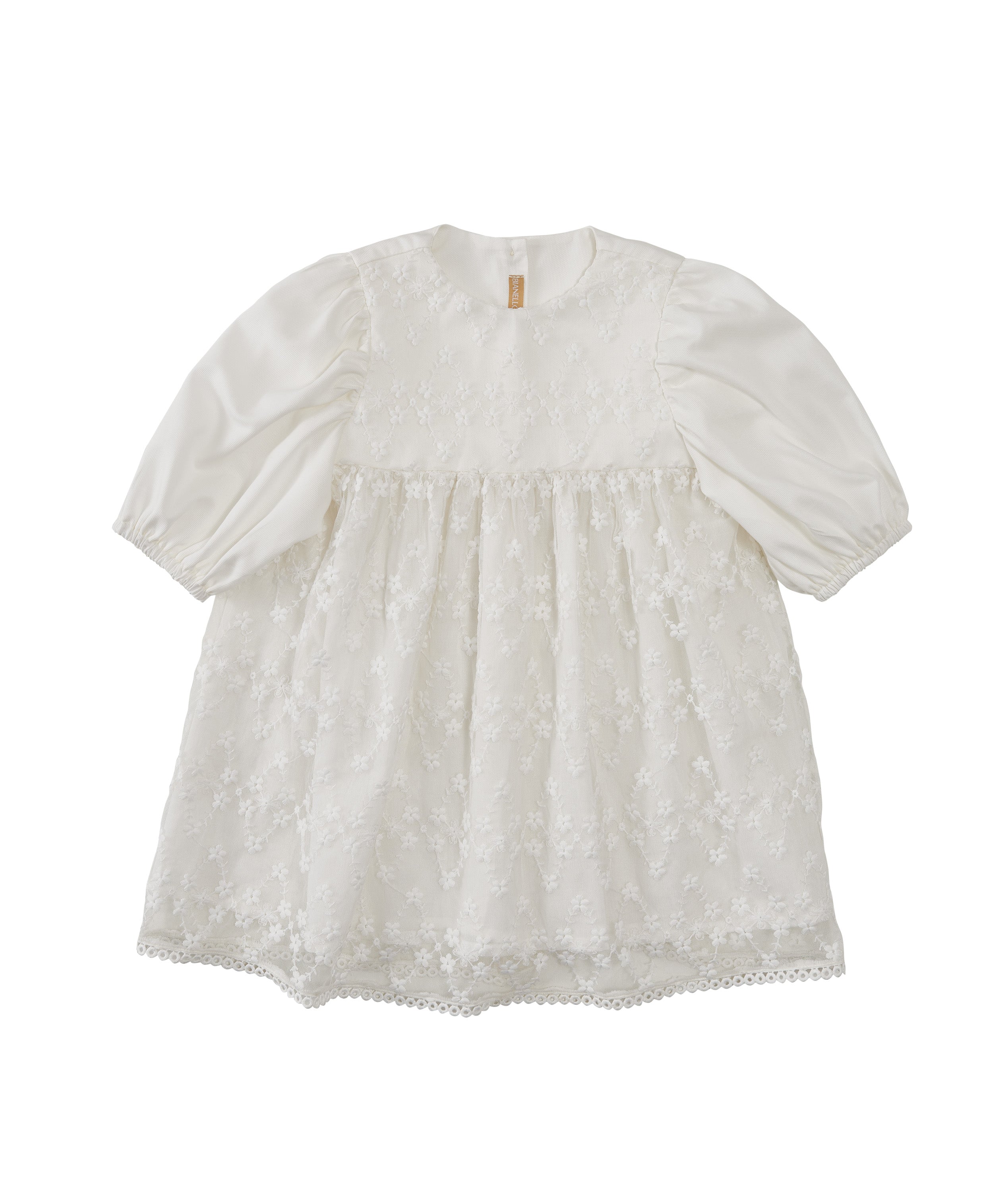 Vestido Camila com renda delicada, fustão de alta qualidade e forro 100% algodão. Elegante e confortável para ocasiões especiais.

